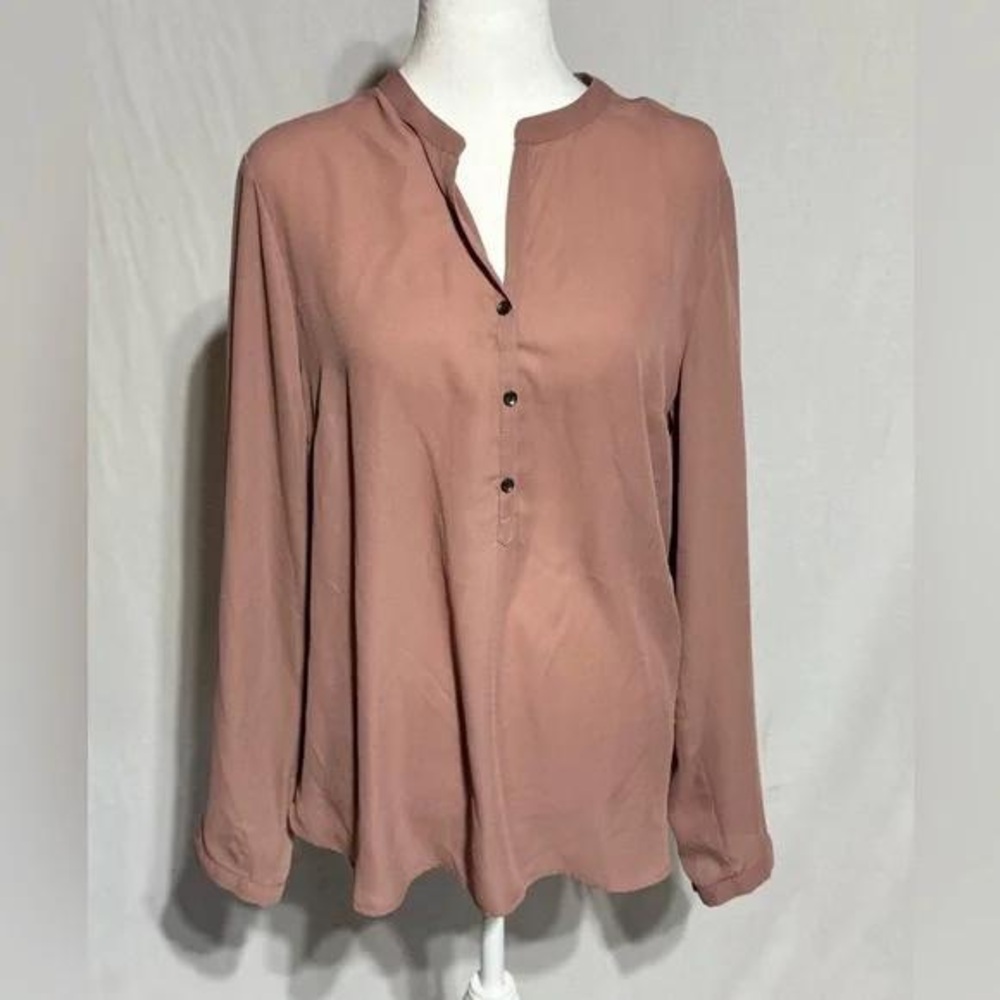 Women's Blush Button-Up Top